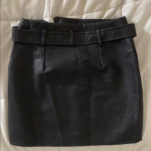 SOLD Leather skirt - Picture 3 of 3